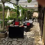 Near Pezenas -Family Friendly Villa With Pool 別荘 *