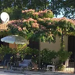Near Pezenas -Family Friendly Villa With Pool 別荘