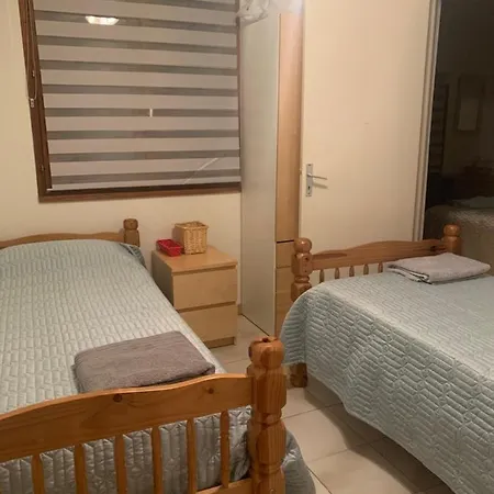 Near Pezenas -family Friendly With Pool *