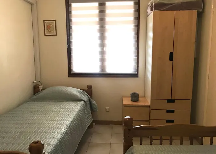 Casa vacanze Near Pezenas -Family Friendly Villa With Pool Cazouls-d Herault
