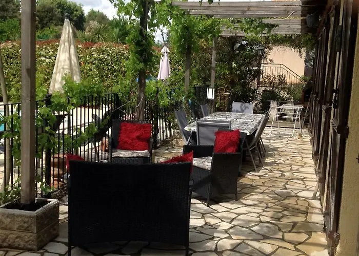 Near Pezenas -Family Friendly Villa With Pool Casa vacanze *