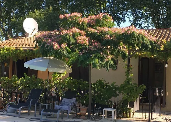 Near Pezenas -Family Friendly Villa With Pool Casa vacanze